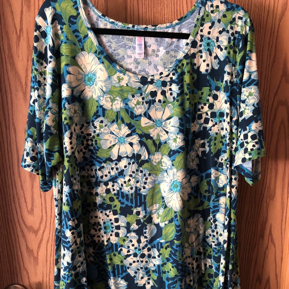 LuLaRoe Perfect T